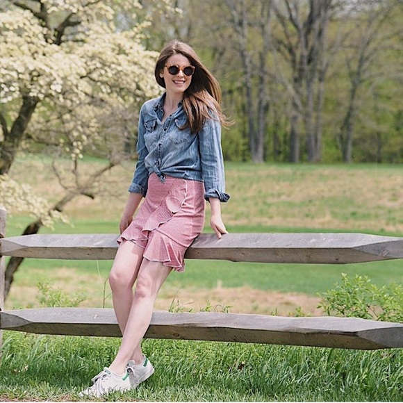 Club Monaco ruffle skirt - Picture 2 of 2